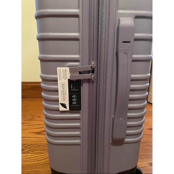 Beis NWT Carry On Roller in Lavender - Picture 3 of 6